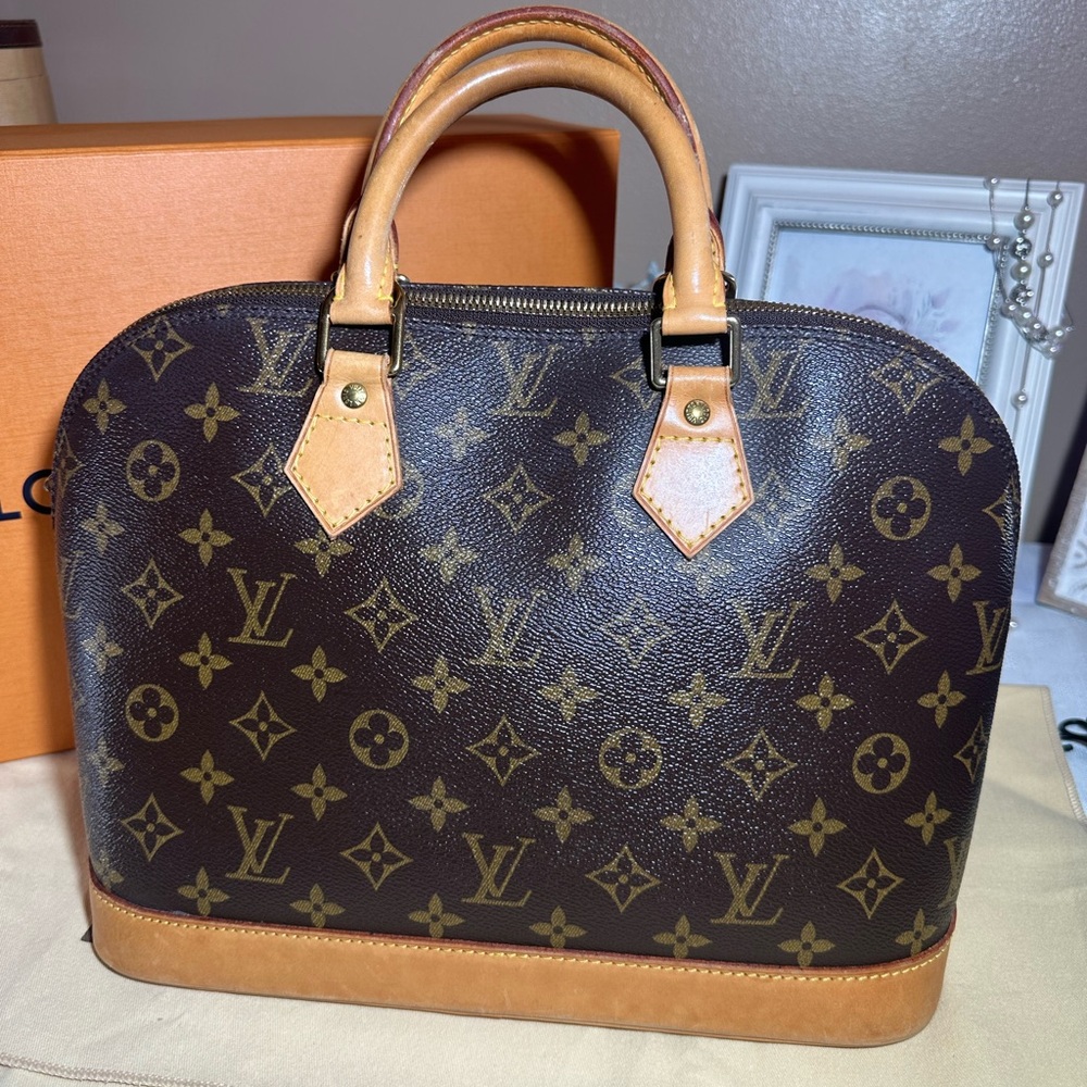 Louis Vuitton Monogram Alma PM Handbag Vintage 1999 with dustbag
